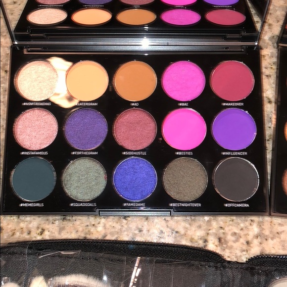 Morphe bundle of eyeshadow & brush set - Picture 7 of 8